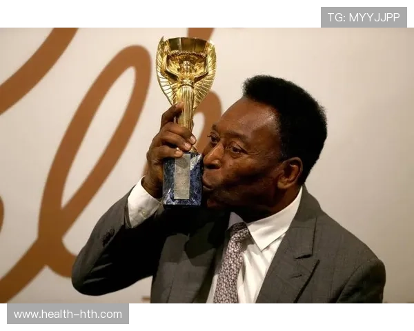 2025年足球现役球星实力排行榜 前十名球员综合分析与评价