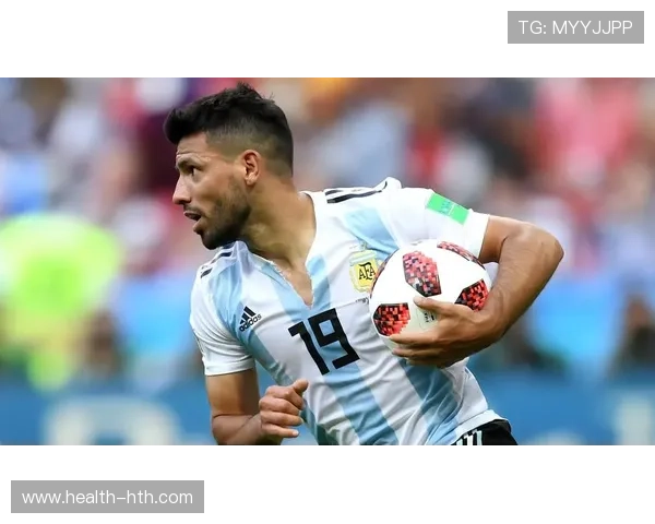 足球巨星背后的故事与成就分析：探索他们的成长历程与影响力